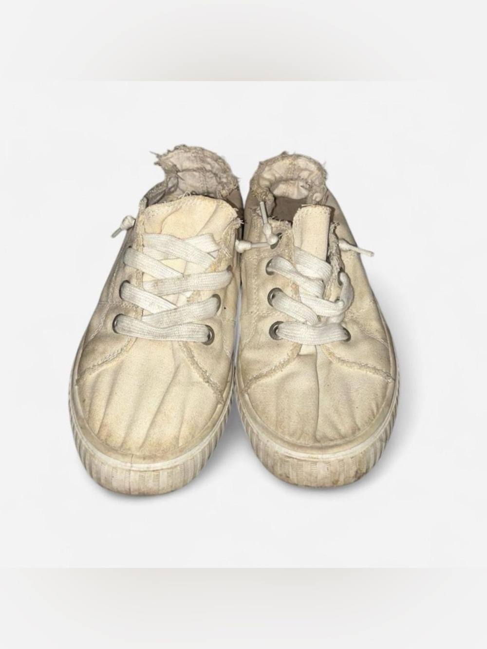 Low-Top Canvas Sneakers in Cream